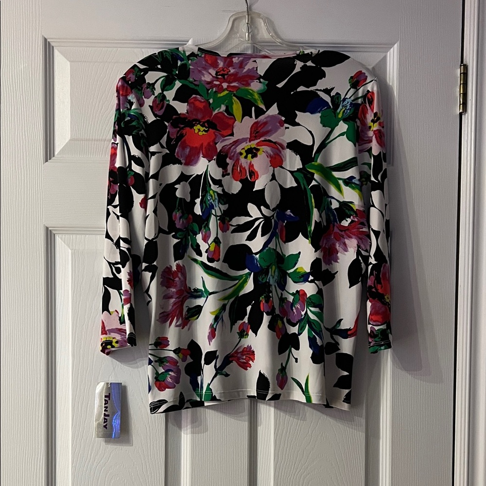 TanJay Black and White Floral Long Sleeve Top - Picture 3 of 4